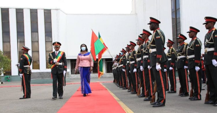 L’Ambassadeur Olivia R. Rouamba présente ses lettres de créance à la Présidente d'Éthiopie