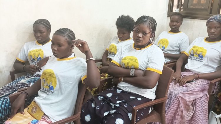 Les membres de l’Association de défense des droits des aides ménagères et domestiques (ADDAD-Burkina) 